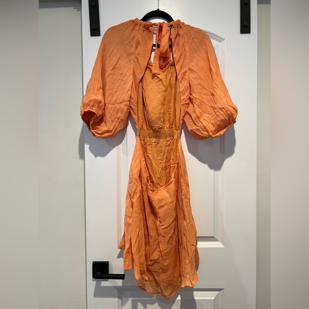 KAIGA BACKLESS PLISSE DRESS - Picture 7 of 8